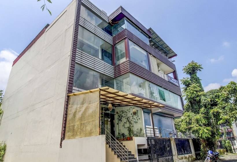 בית מלון כפרי Treebo Trend Surya Residency