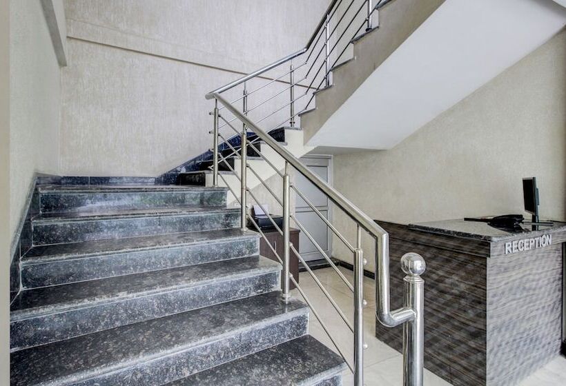 בית מלון כפרי Treebo Trend Surya Residency