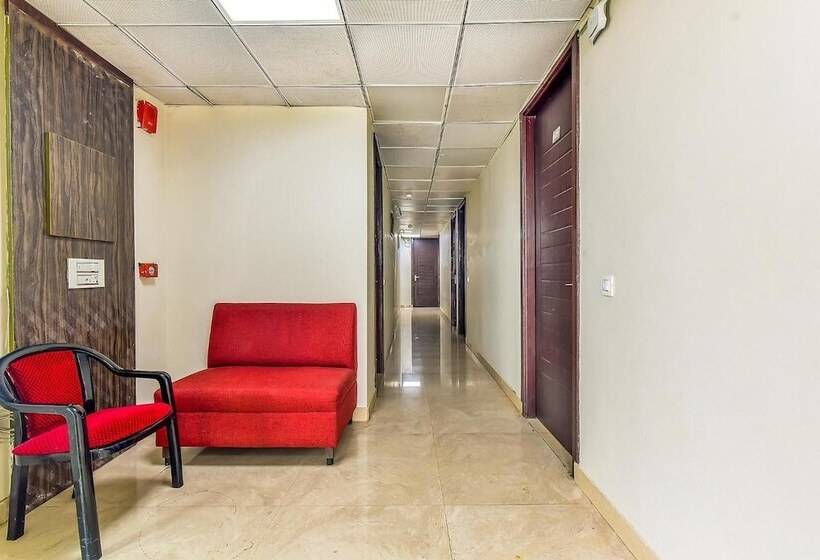 בית מלון כפרי Treebo Trend Surya Residency