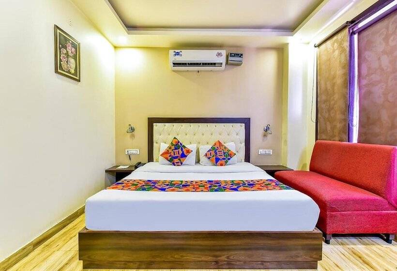בית מלון כפרי Treebo Trend Surya Residency