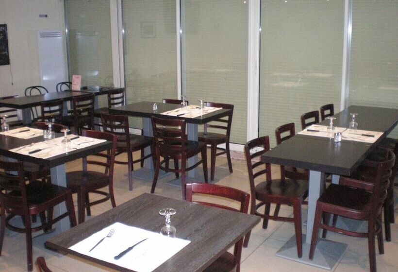 Отель Café De La Gare