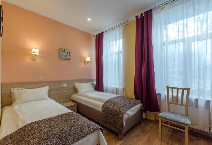 هتل Gogol Park Rooms