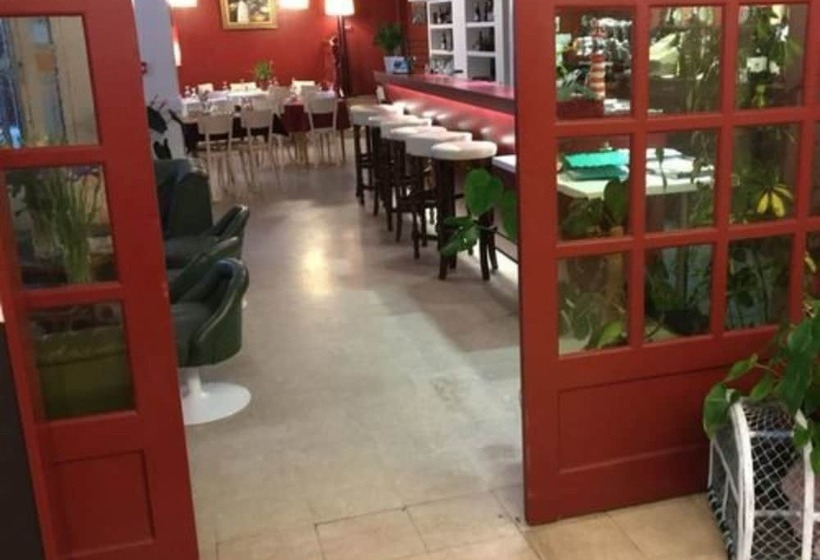 هتل Hôtel Restaurant Les Oceanides