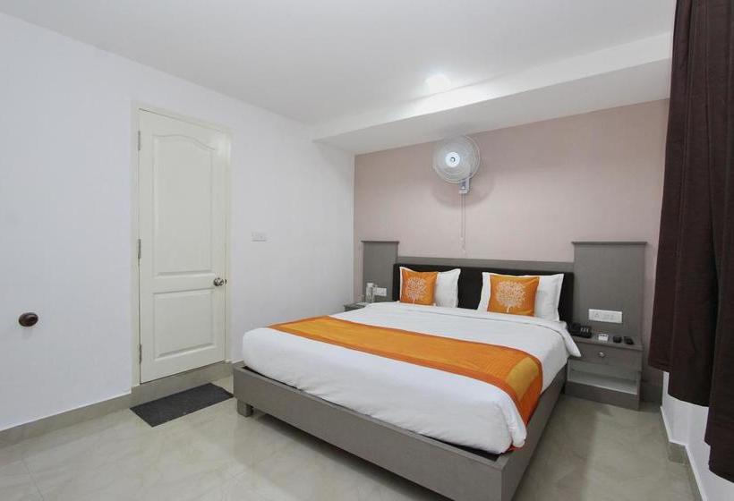 בית מלון כפרי Oyo 4290 Sanctum City Living