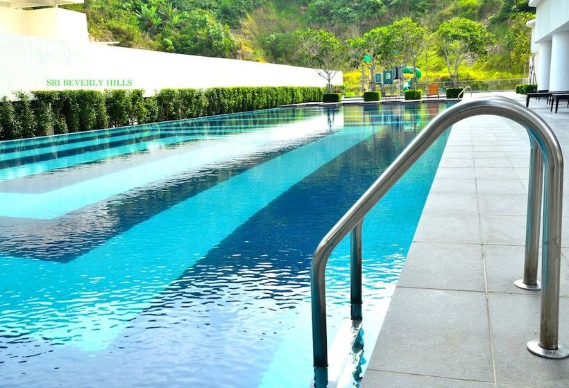هتل Sri Beverly Hills Near Klia & Klia2 & F1
