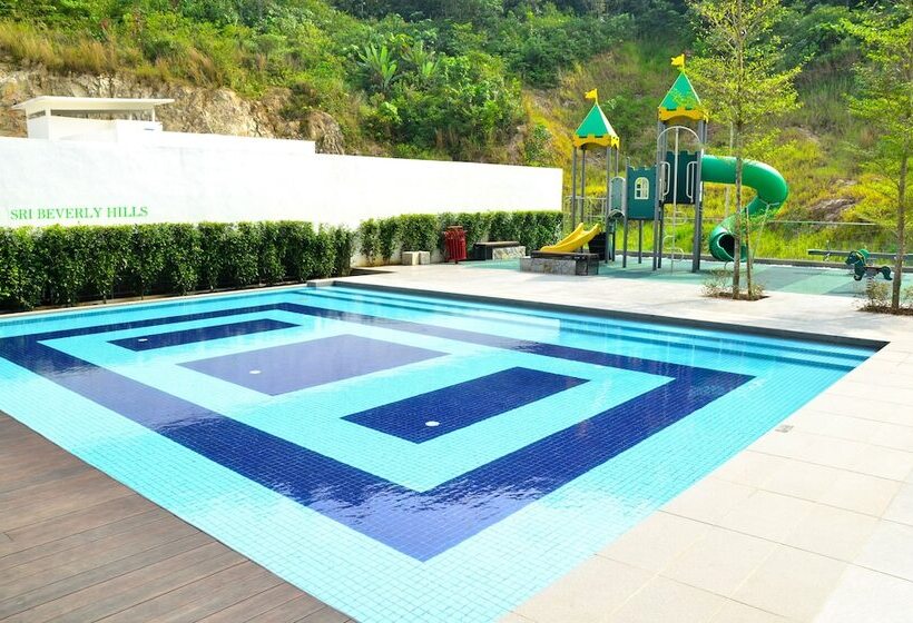 هتل Sri Beverly Hills Near Klia & Klia2 & F1