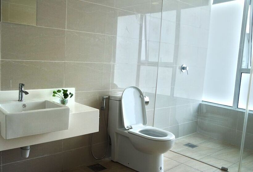 هتل Sri Beverly Hills Near Klia & Klia2 & F1