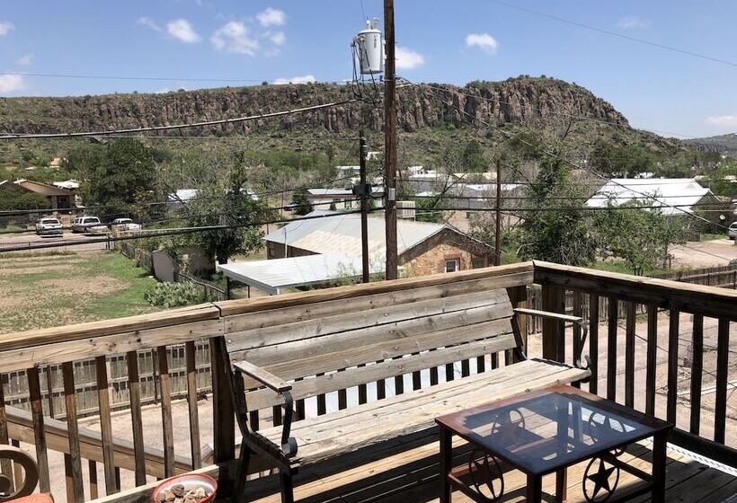 민박 Fort Davis Drug Store