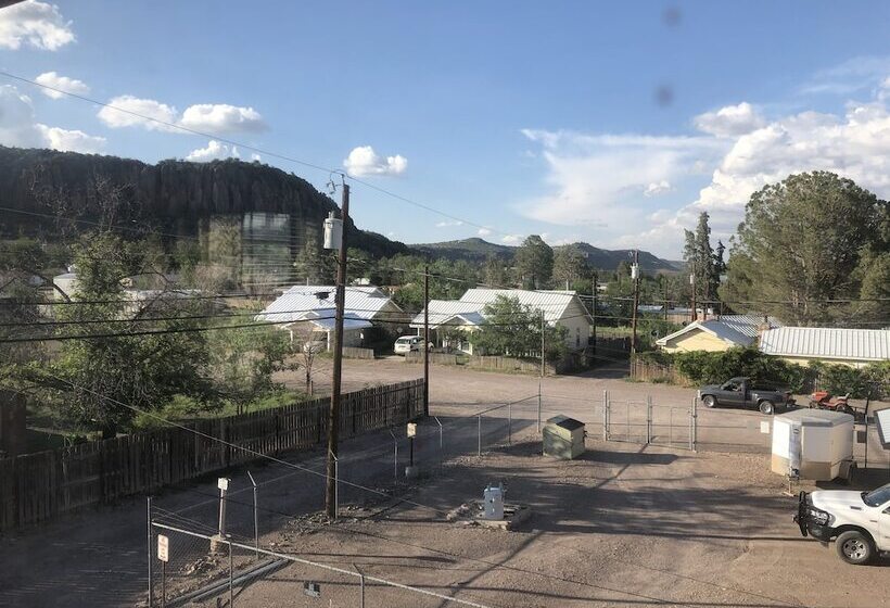 민박 Fort Davis Drug Store