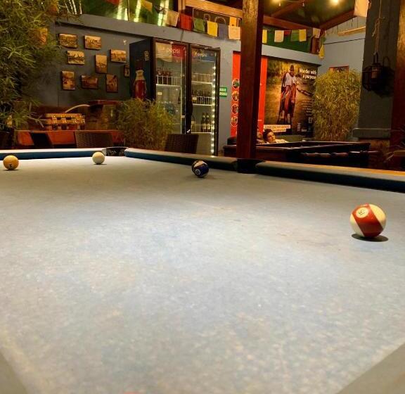 هتل Blue House Youth Hostel