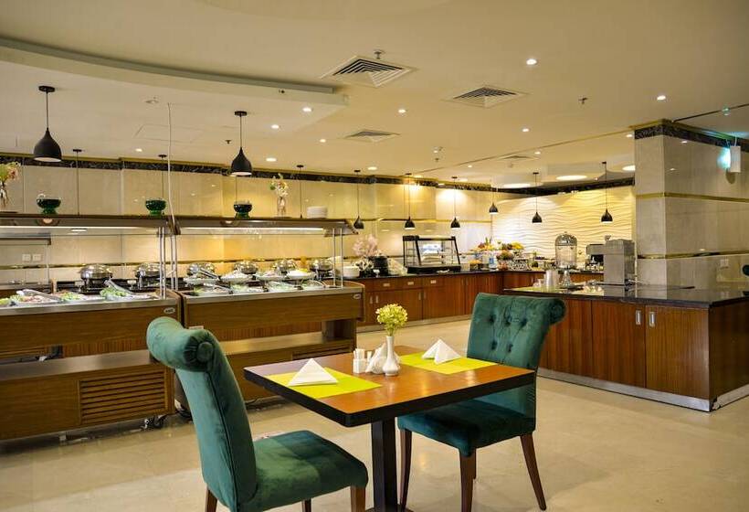Fotos del hotel Crown Town:  13