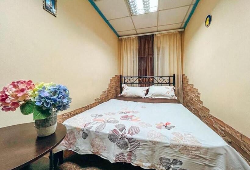 هتل Guest House On Saksahanskoho Street