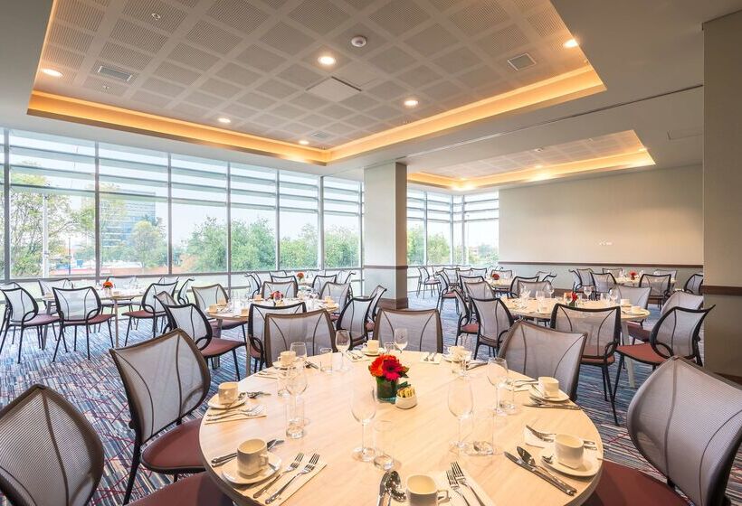 هتل Hilton Garden Inn Bogota Airport