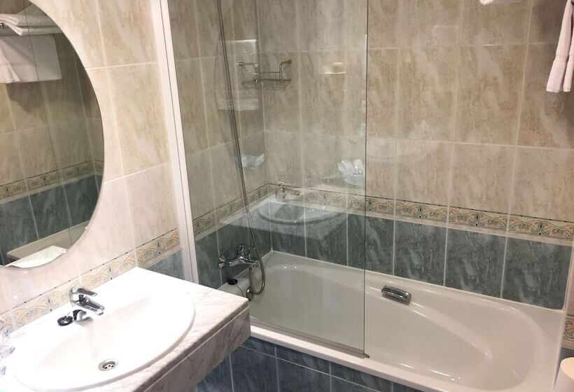 هتل Hostal Alda Rio Duero