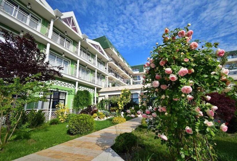 هتل Eco Therma Village   Mineral Pool & Spa & All Inclusive