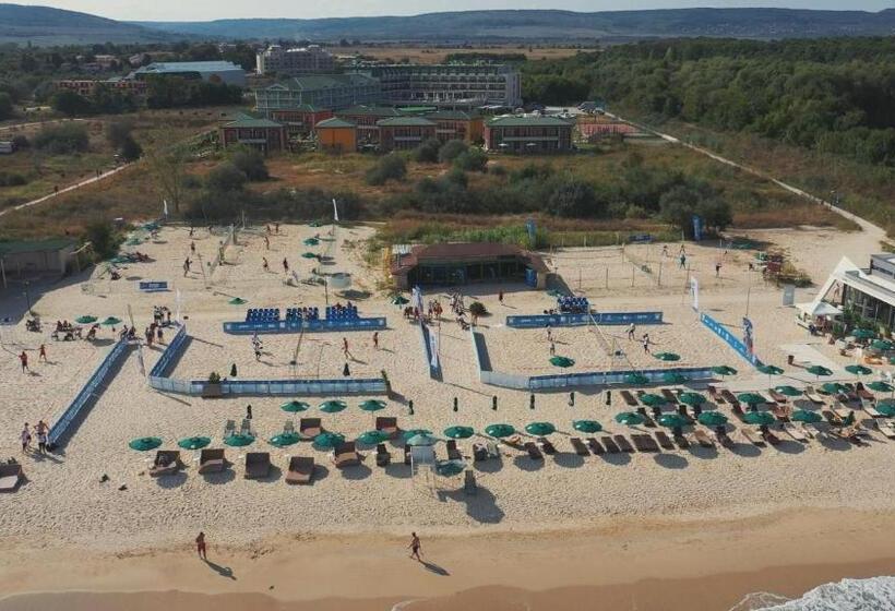 هتل Eco Therma Village   Mineral Pool & Spa & All Inclusive