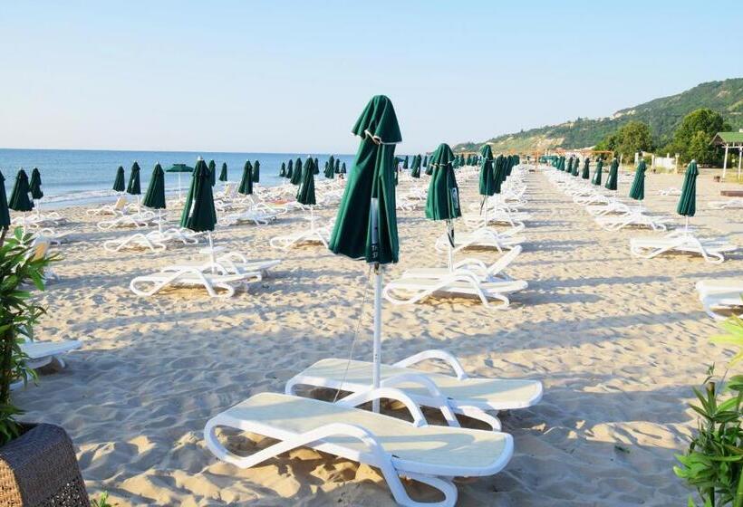 هتل Eco Therma Village   Mineral Pool & Spa & All Inclusive