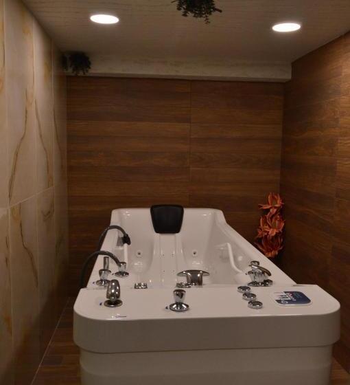 هتل Eco Therma Village   Mineral Pool & Spa & All Inclusive