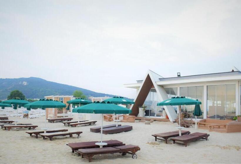 هتل Eco Therma Village   Mineral Pool & Spa & All Inclusive