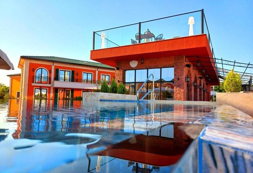هتل Eco Therma Village   Mineral Pool & Spa & All Inclusive