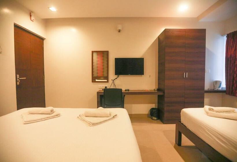 בית מלון כפרי Ulo Aravindar Residency