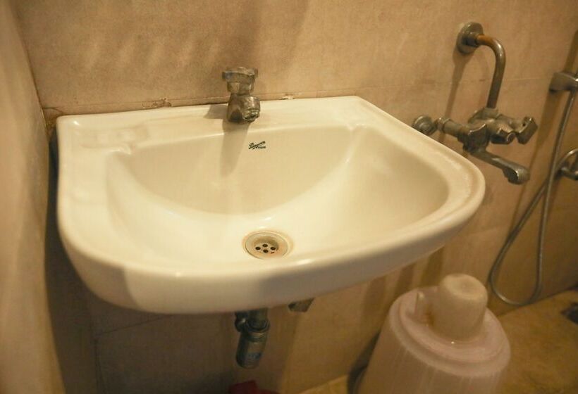 בית מלון כפרי Ulo Aravindar Residency