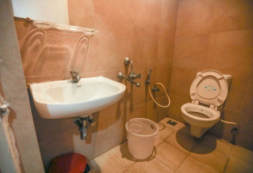 בית מלון כפרי Ulo Aravindar Residency