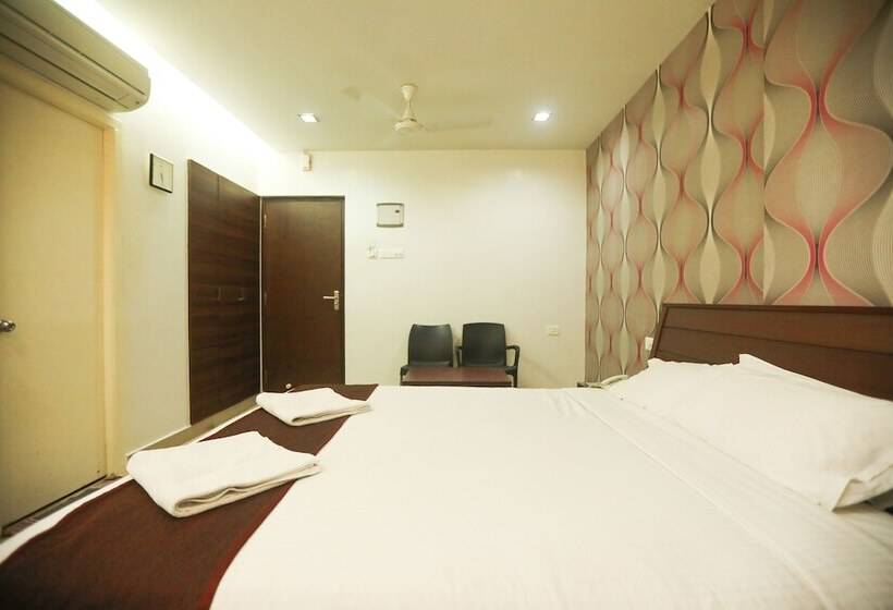 בית מלון כפרי Ulo Aravindar Residency