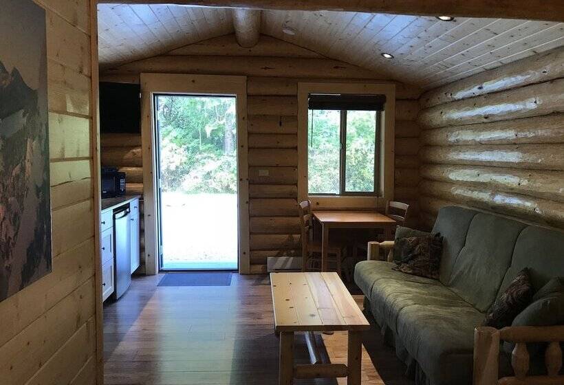 مُتل Port Hardy Cabins