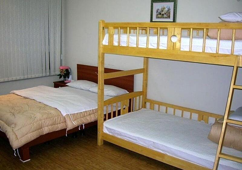 بنسيون Airport Guesthouse