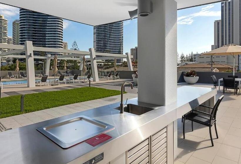 هتل Avani Broadbeach Residences