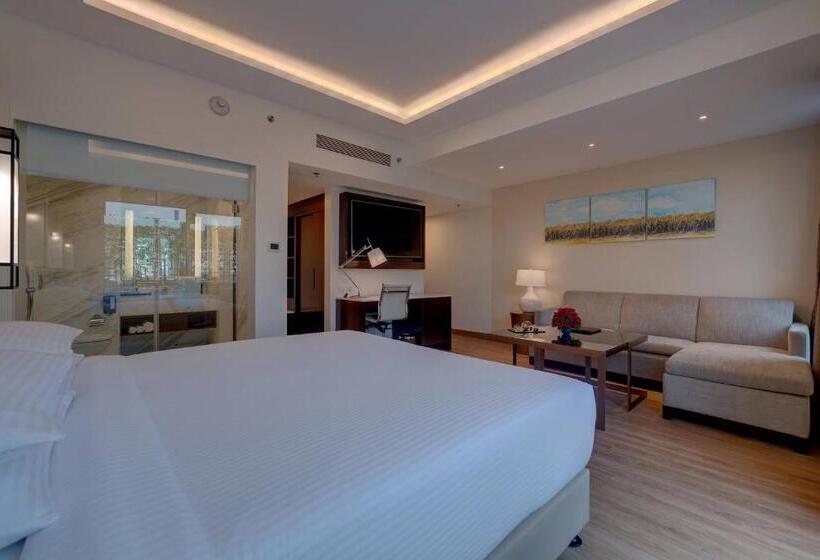 هتل Courtyard By Marriott Surat