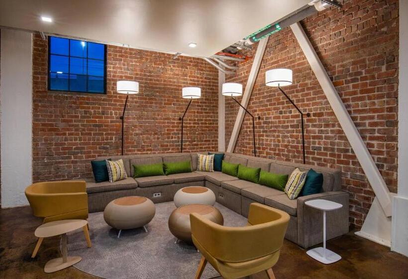 هتل Element Moline