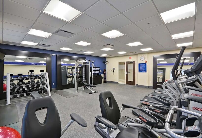 בית מלון כפרי Hampton Inn Livonia Detroit