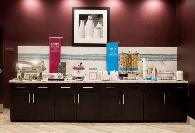 هتل Hampton Inn & Suites By Hilton Warrington Horsham