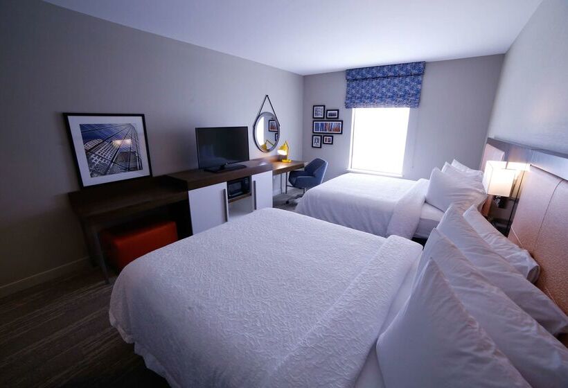 酒店 Hampton Inn & Suites Forest City