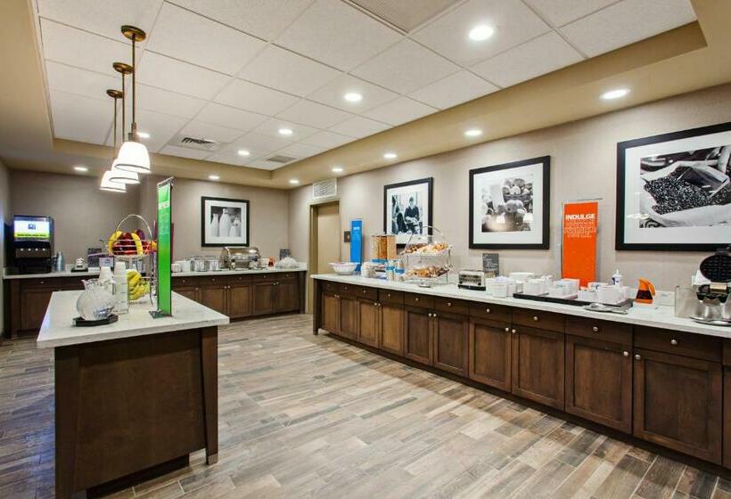 هتل Hampton Inn & Suites Leavenworth