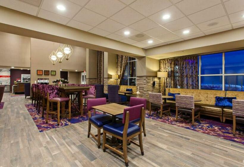 هتل Hampton Inn & Suites Leavenworth