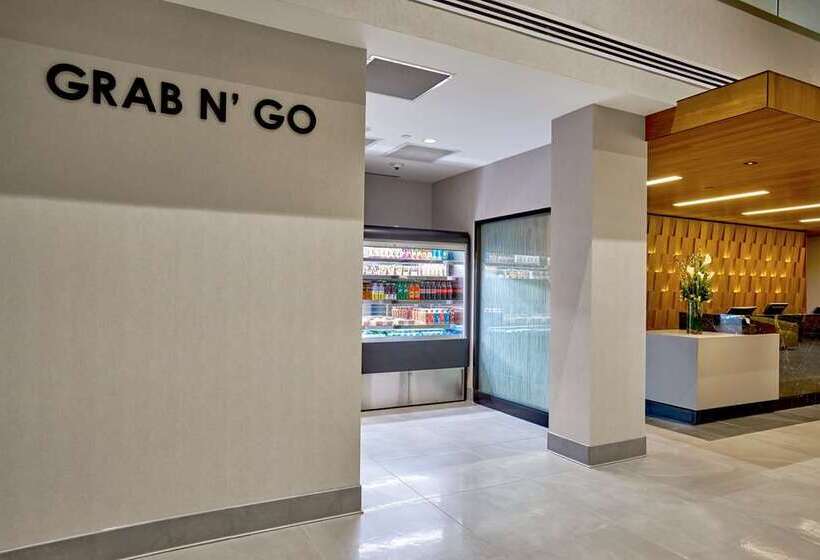 هتل Hilton Des Moines Downtown