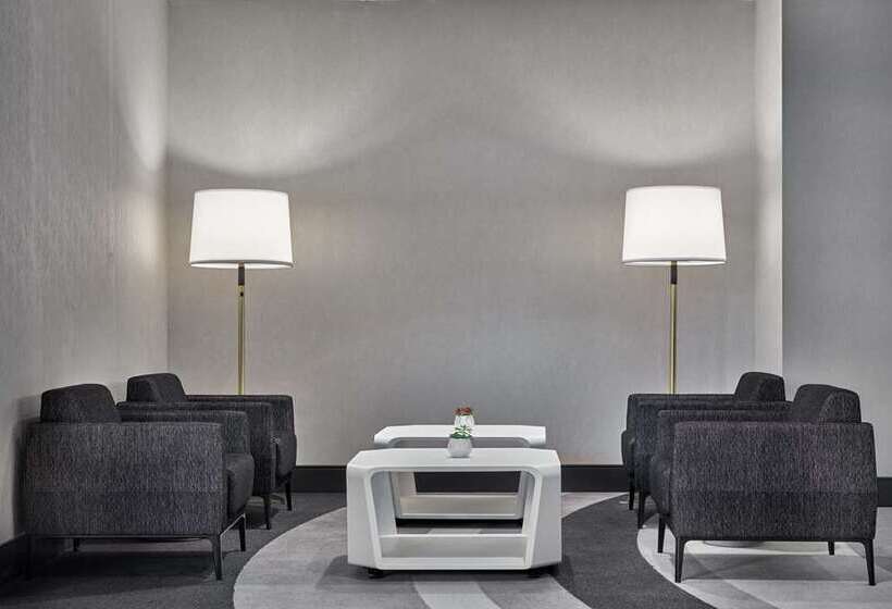 هتل Hilton Des Moines Downtown