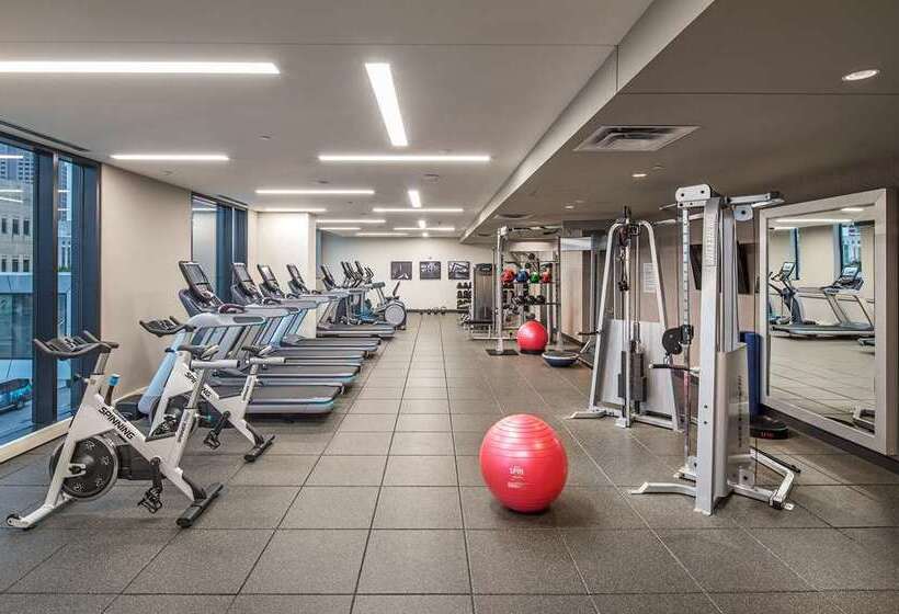 هتل Hilton Des Moines Downtown