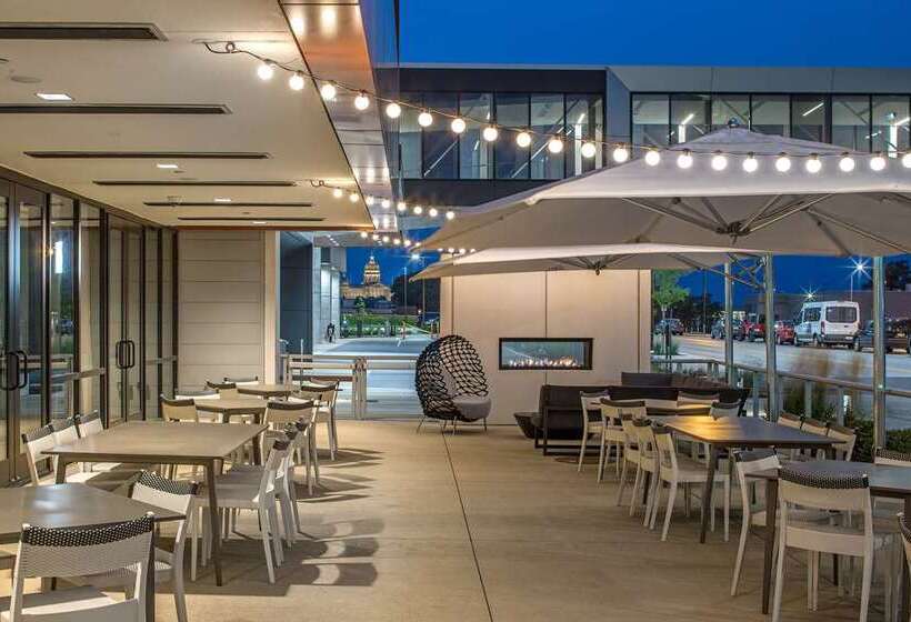 هتل Hilton Des Moines Downtown