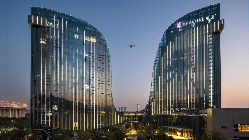 ホテル Hualuxe Xiamen Haicang Habour View   An Ihg