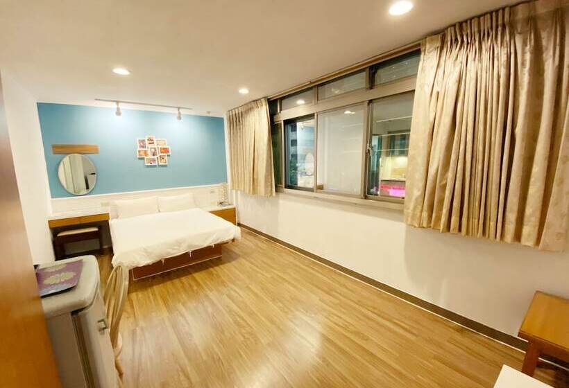 هتل Jimmy S Apartments