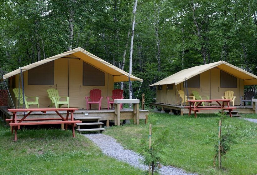 هتل Les Prets A Camper Du Camping Tadoussac
