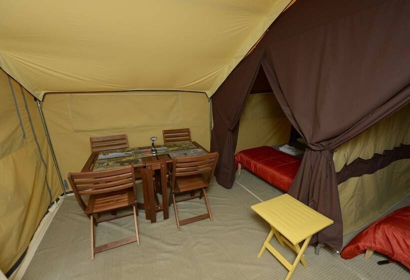 هتل Les Prets A Camper Du Camping Tadoussac