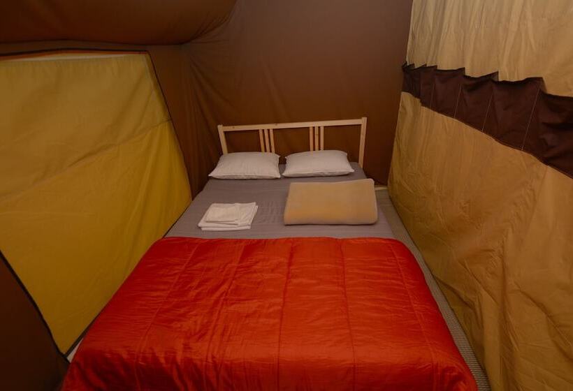 هتل Les Prets A Camper Du Camping Tadoussac