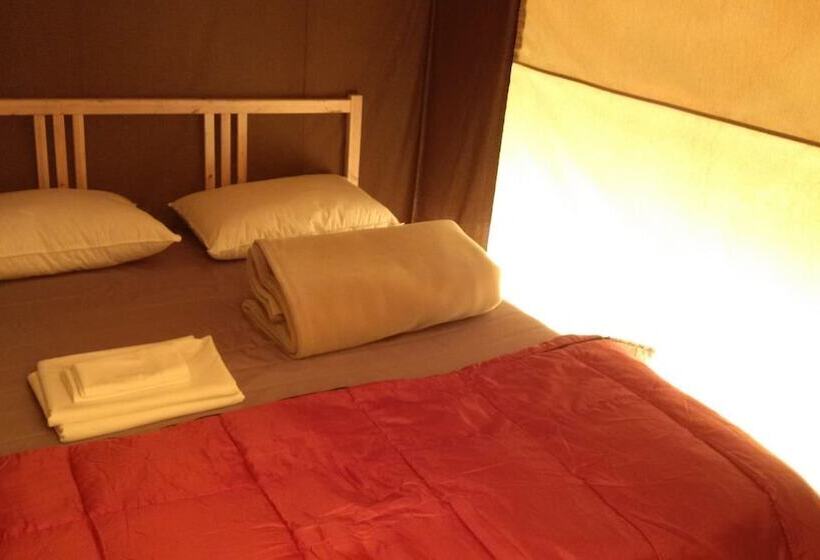 هتل Les Prets A Camper Du Camping Tadoussac