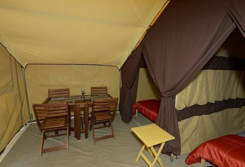 هتل Les Prets A Camper Du Camping Tadoussac
