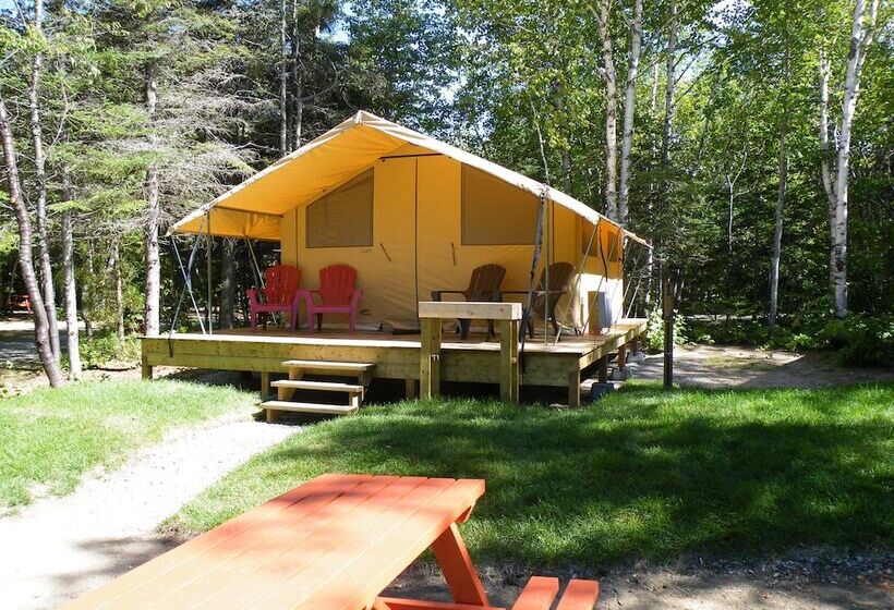هتل Les Prets A Camper Du Camping Tadoussac